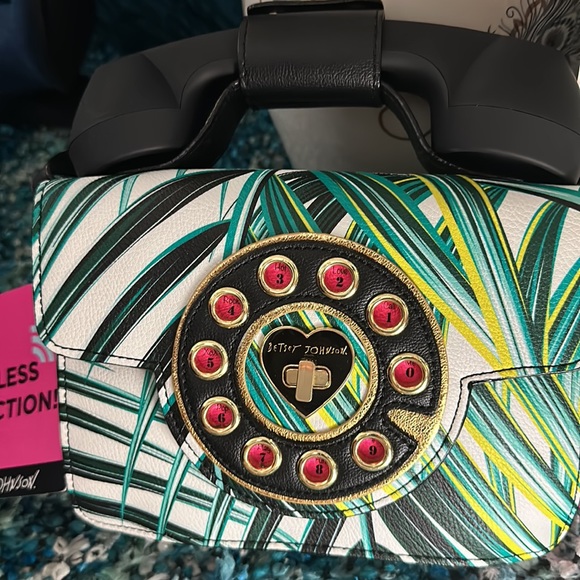 BETSEY Johnson phone bag & matching tote bag(new w/tags) - Picture 2 of 8